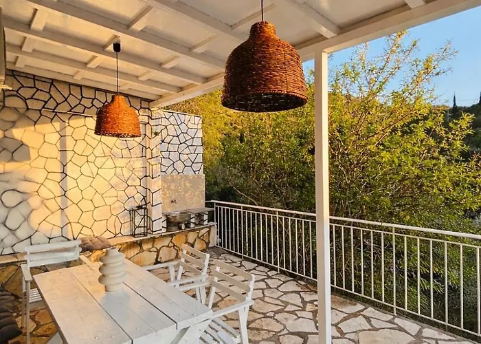 Salt & Stone 度假居 *